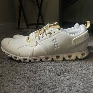 On Running Men's Cream Athletic Shoes